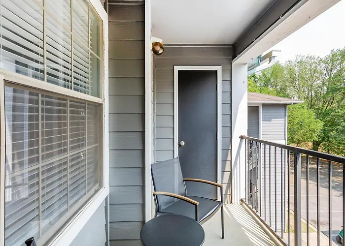 Landing Incredible 1bd Game Clubhouse Apartment