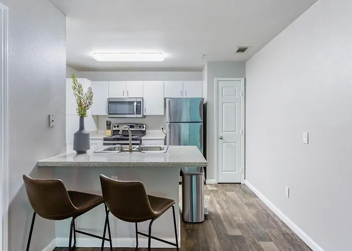 Landing Incredible 1bd Game Clubhouse Tallahassee
