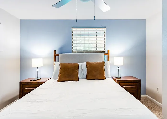 Landing Incredible 1bd Game Clubhouse Apartment