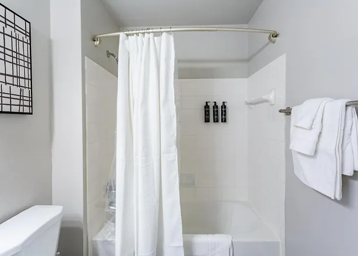 Landing Incredible 1bd Game Clubhouse Apartment *