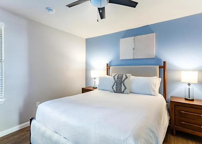 Landing Incredible 1bd Game Clubhouse Apartment