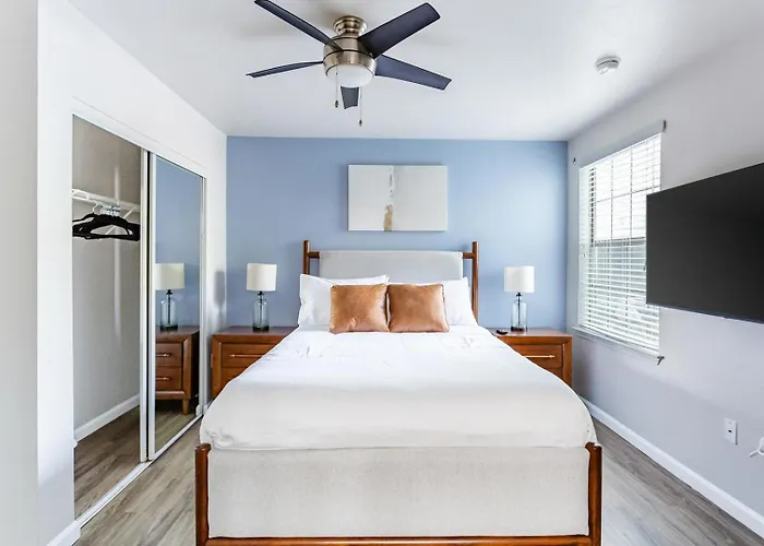 Landing Incredible 1bd Game Clubhouse Tallahassee